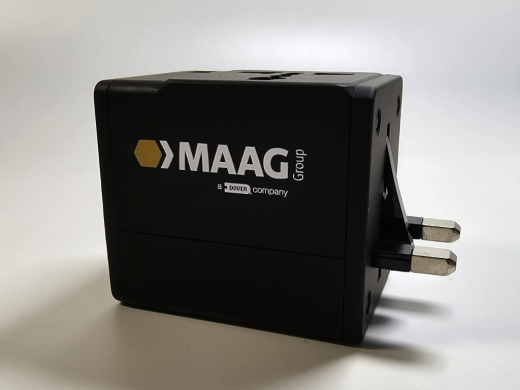 Reiseadapter schwarz, gummiert